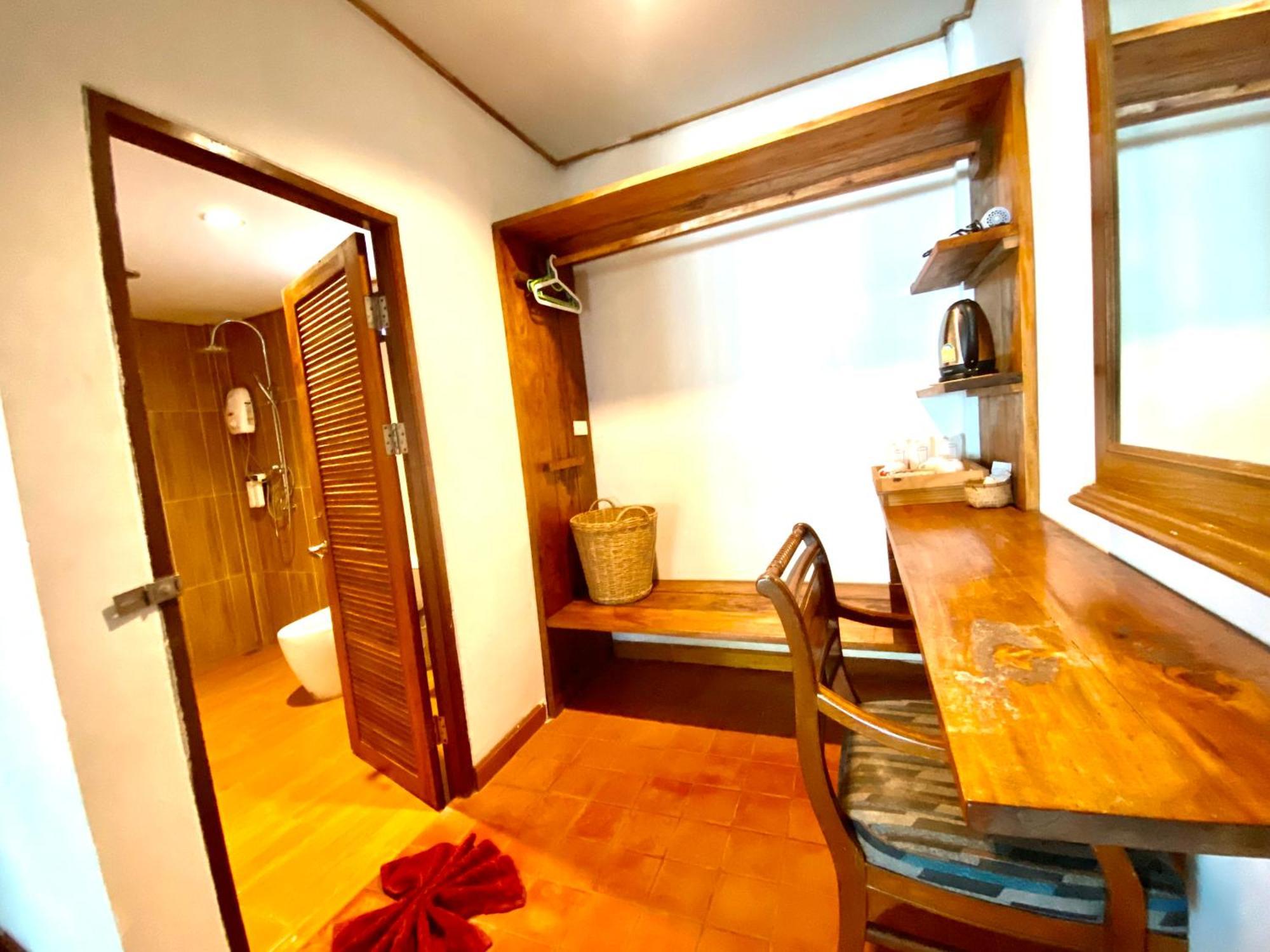 Coconut Lanta Resort @Klong Dow Beach Krabi town Extérieur photo