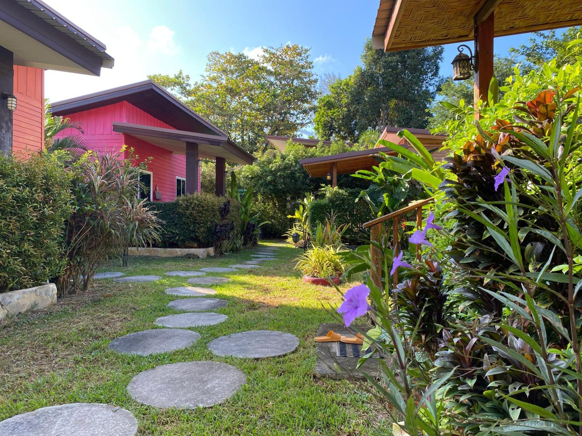 Coconut Lanta Resort @Klong Dow Beach Krabi town Extérieur photo