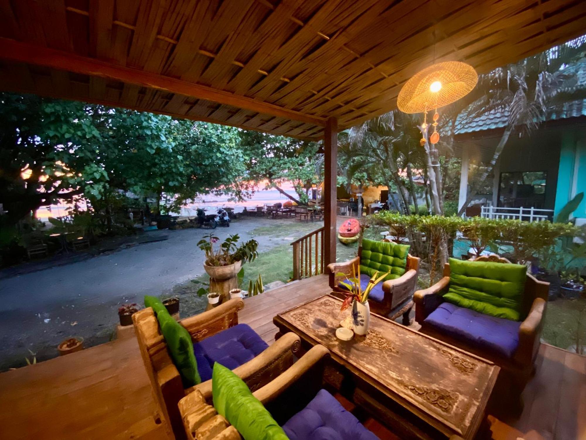 Coconut Lanta Resort @Klong Dow Beach Krabi town Extérieur photo