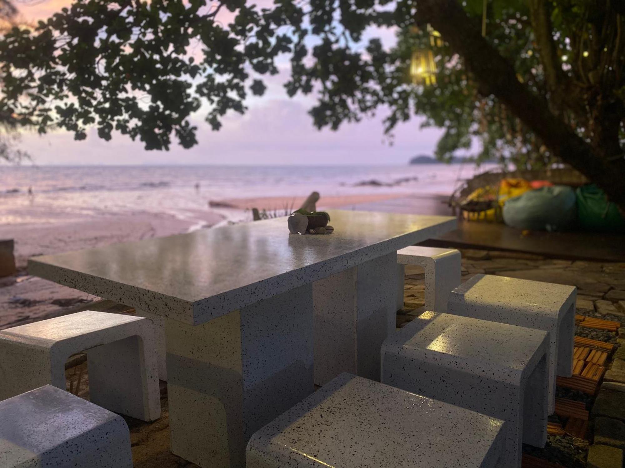 Coconut Lanta Resort @Klong Dow Beach Krabi town Extérieur photo