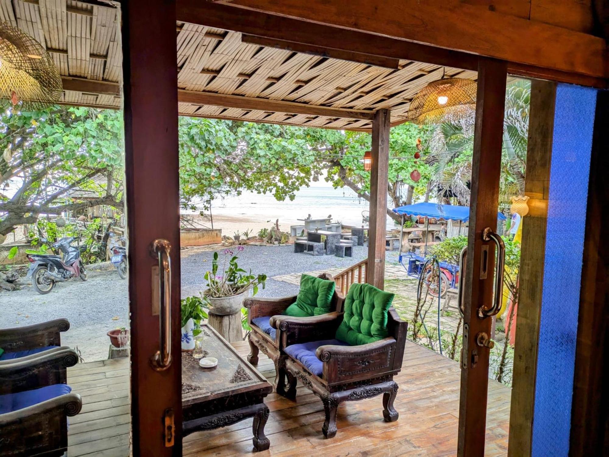 Coconut Lanta Resort @Klong Dow Beach Krabi town Extérieur photo