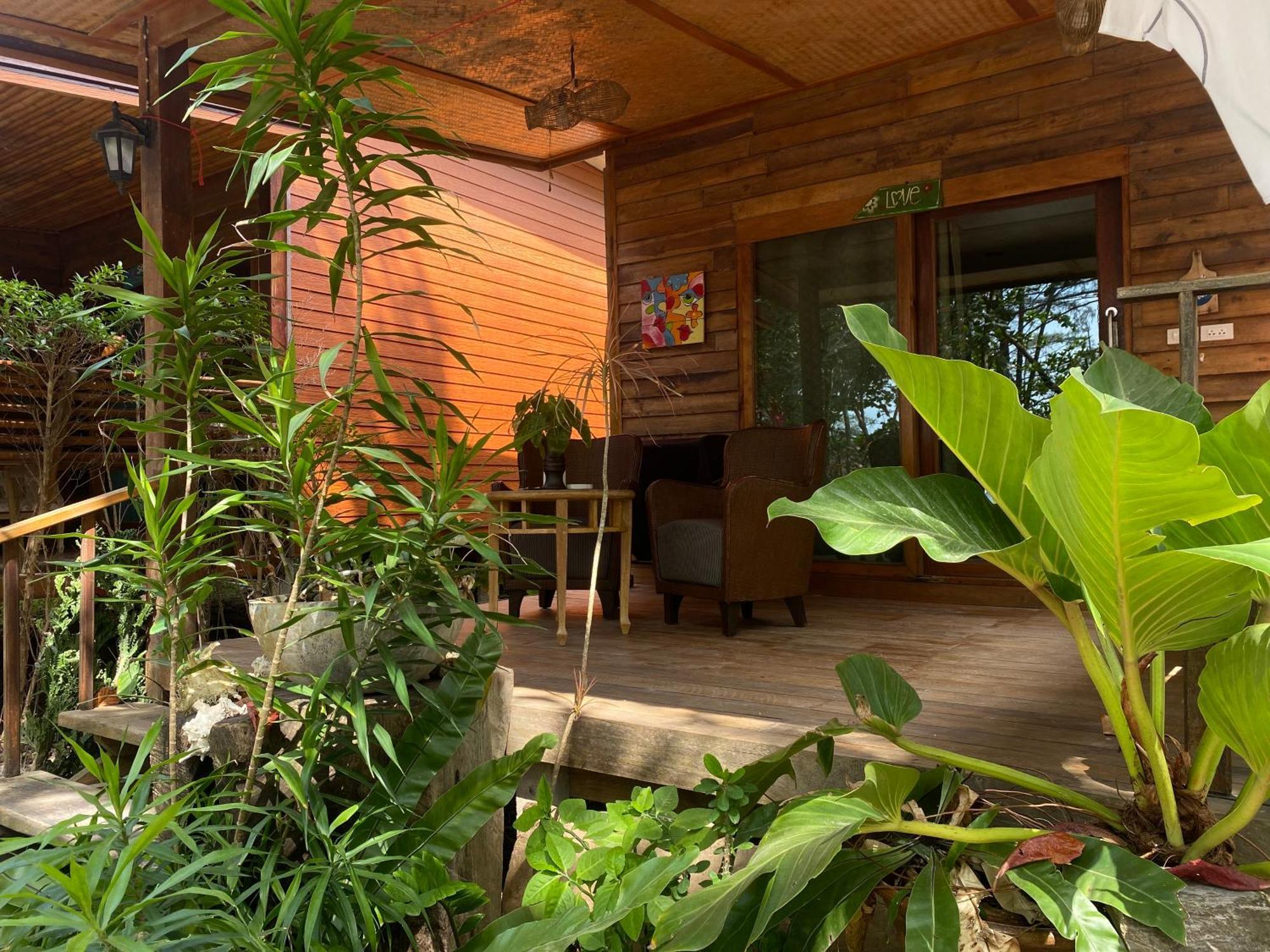 Coconut Lanta Resort @Klong Dow Beach Krabi town Extérieur photo